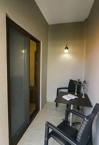 Frangeo Boutique Аспровальта